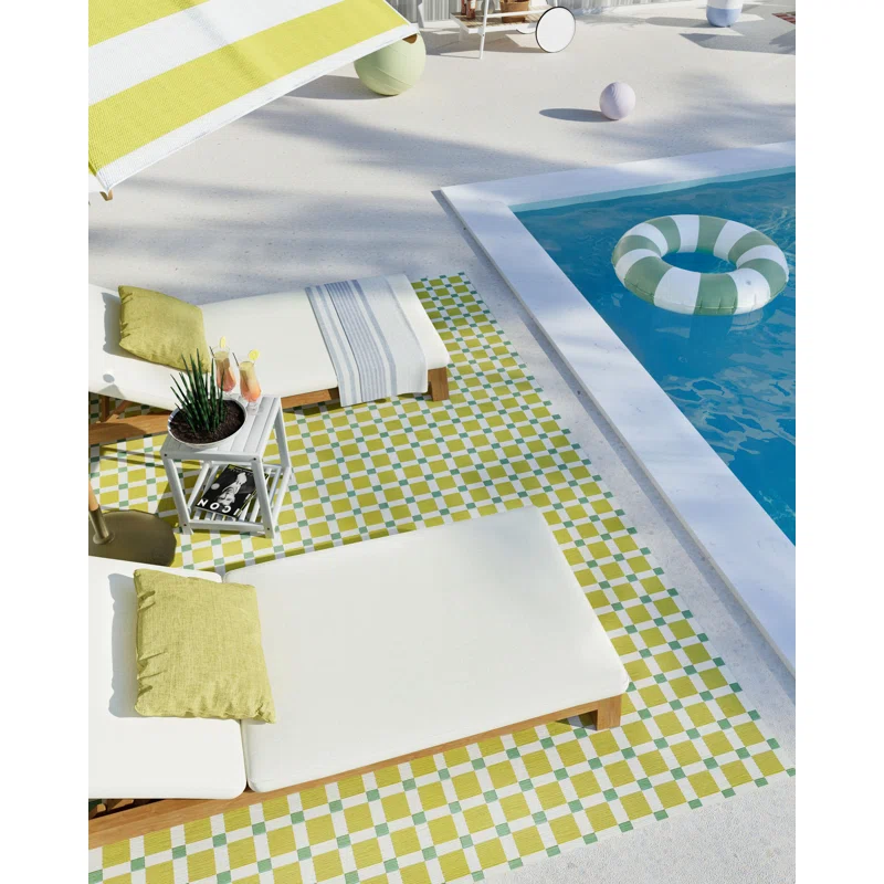 Icon Geometric Indoor Outdoor Green Rug Rectangle 5'3" x 7'6"