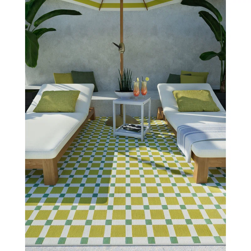 Icon Geometric Indoor Outdoor Green Rug Rectangle 5'3" x 7'6"