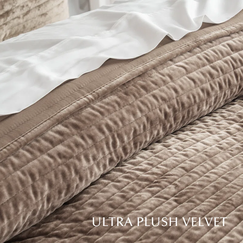 Luxe Velvet Channel Quilt Set King Quilt + 2 King Pillow Shams,Mocha Brown